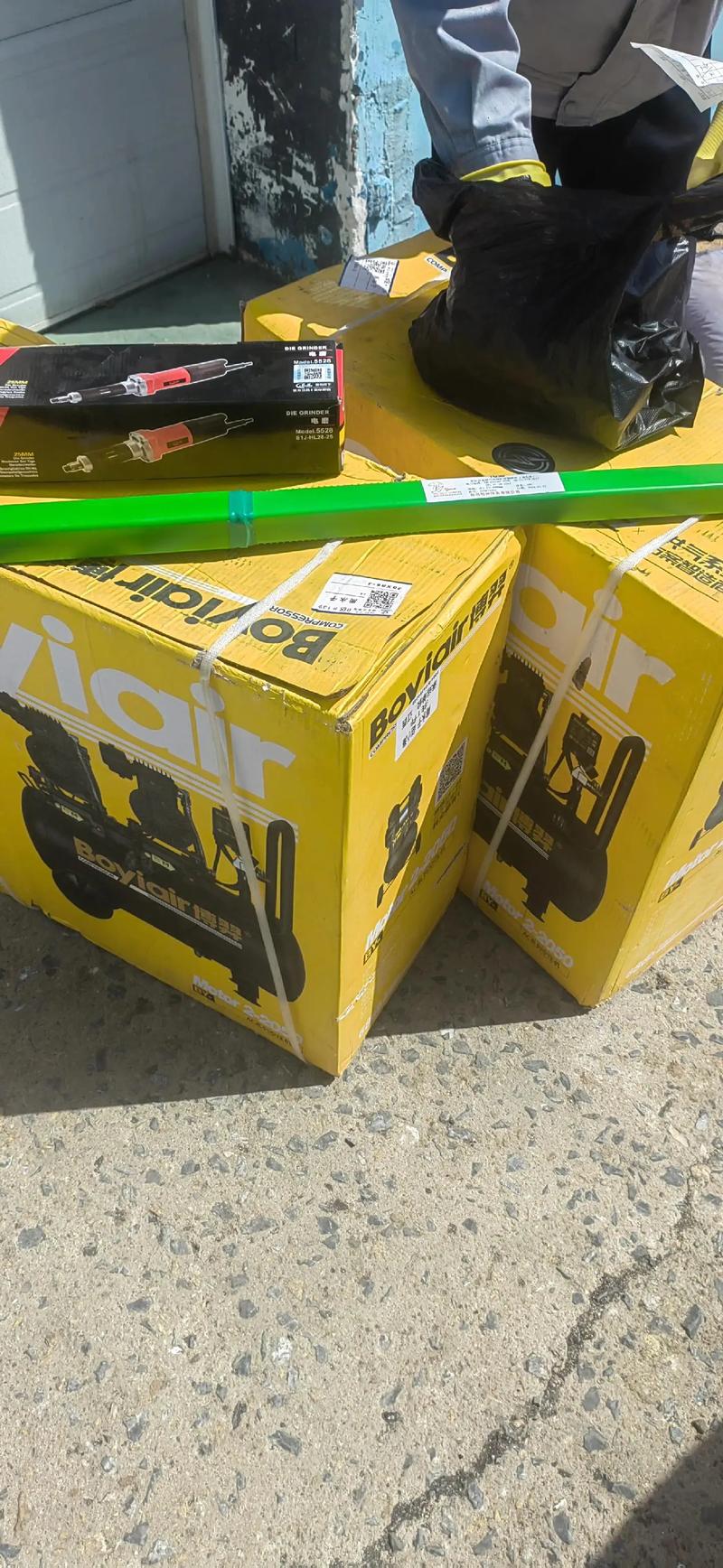 五金机电实体店的专业焊机出货实录 感恩客户信任，共筑品质未来